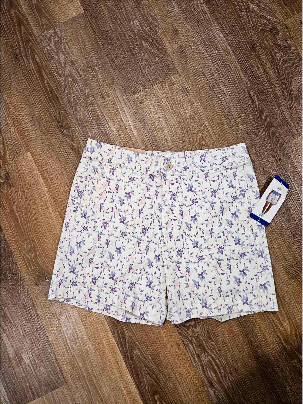 Jachs Girlfriend Stretch Satin Chino Shorts - Size L 193